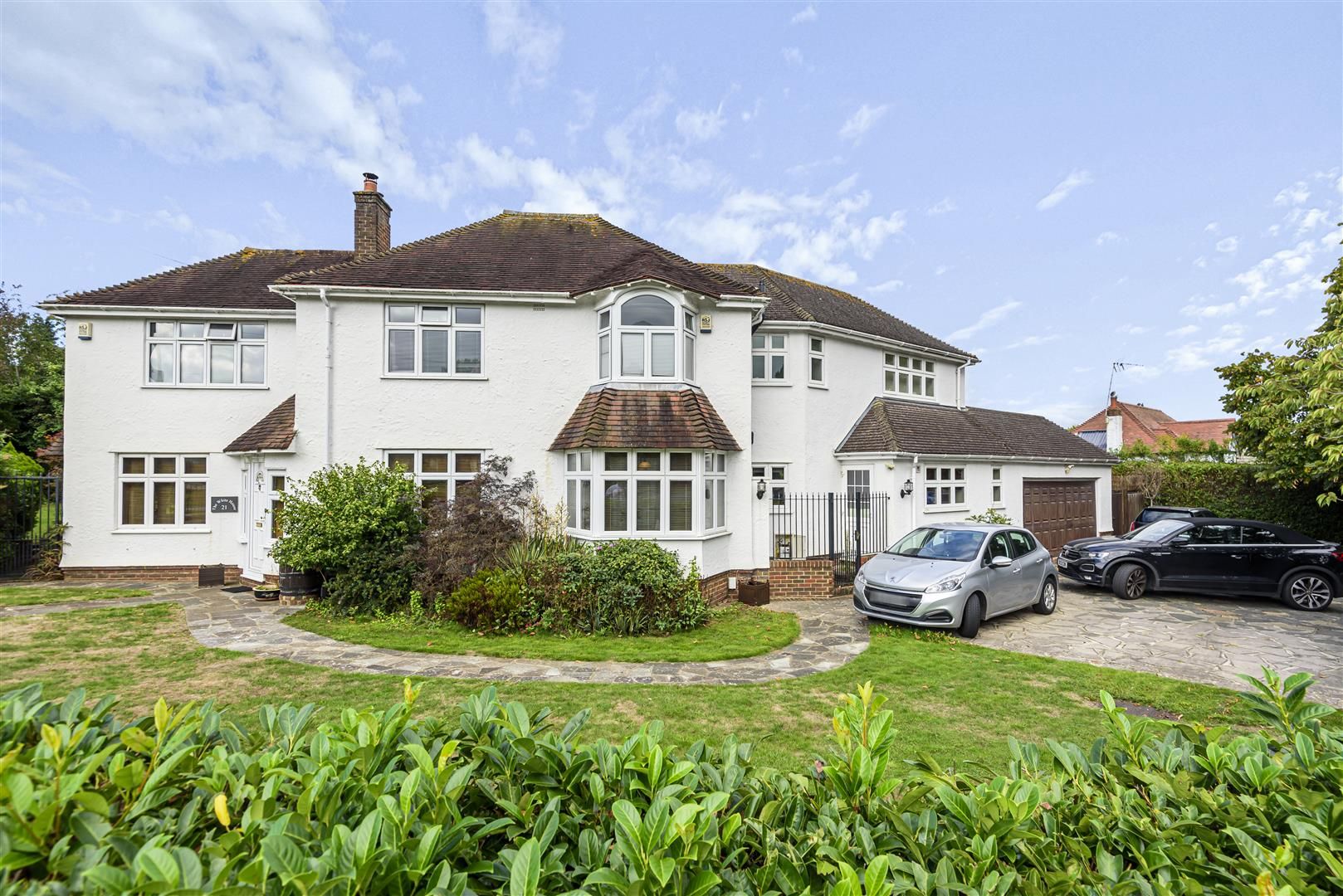 4 bed detached house for sale in Shawley Way, Epsom KT18 Zoopla