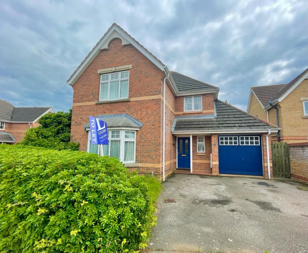 4 bed detached house to rent in Pitfield Close, Fenstanton, Huntingdon