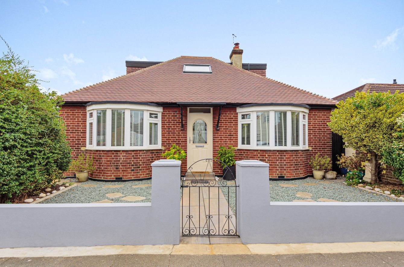 3 bed bungalow for sale in Lime Grove, Ruislip, Middlesex HA4 Zoopla