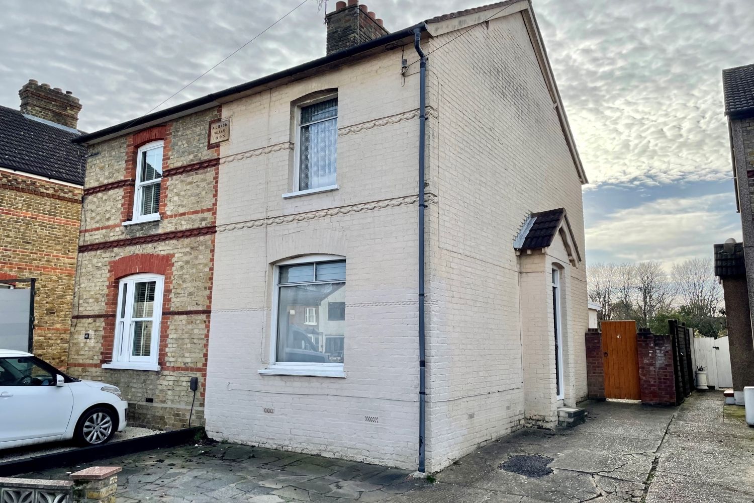 3 bed semidetached house for sale in Wendover Road, StainesUponThames, Middlesex TW18 Zoopla