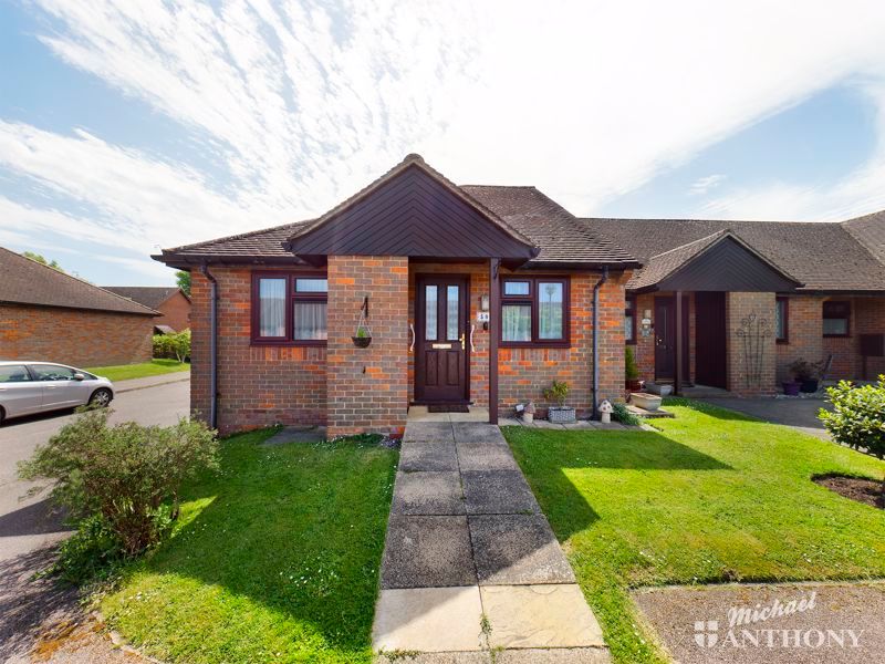 2 bed bungalow for sale in William Hill Drive, Bierton, Aylesbury HP22