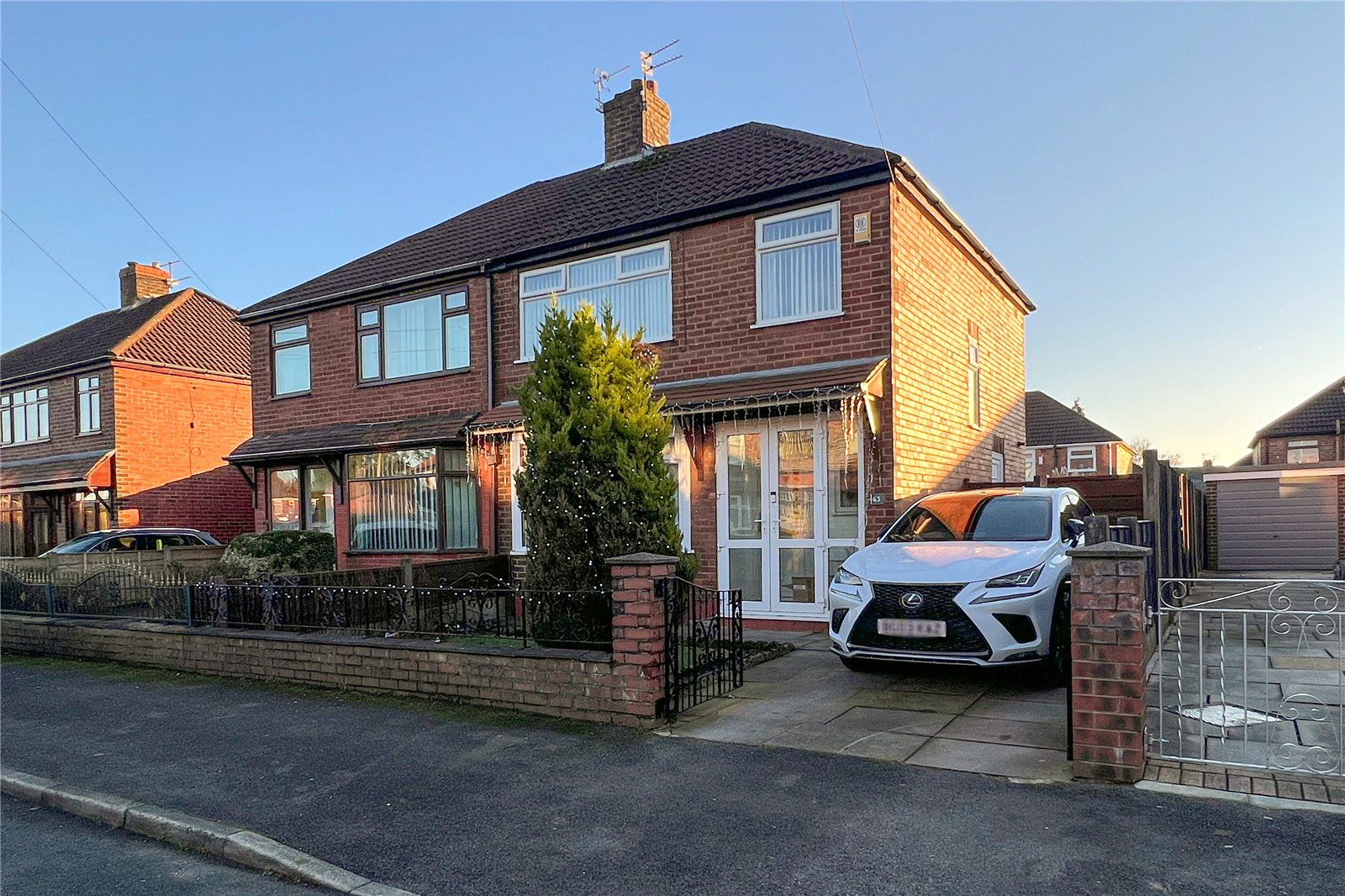 3 bed semidetached house for sale in Whitegate Road, Chadderton