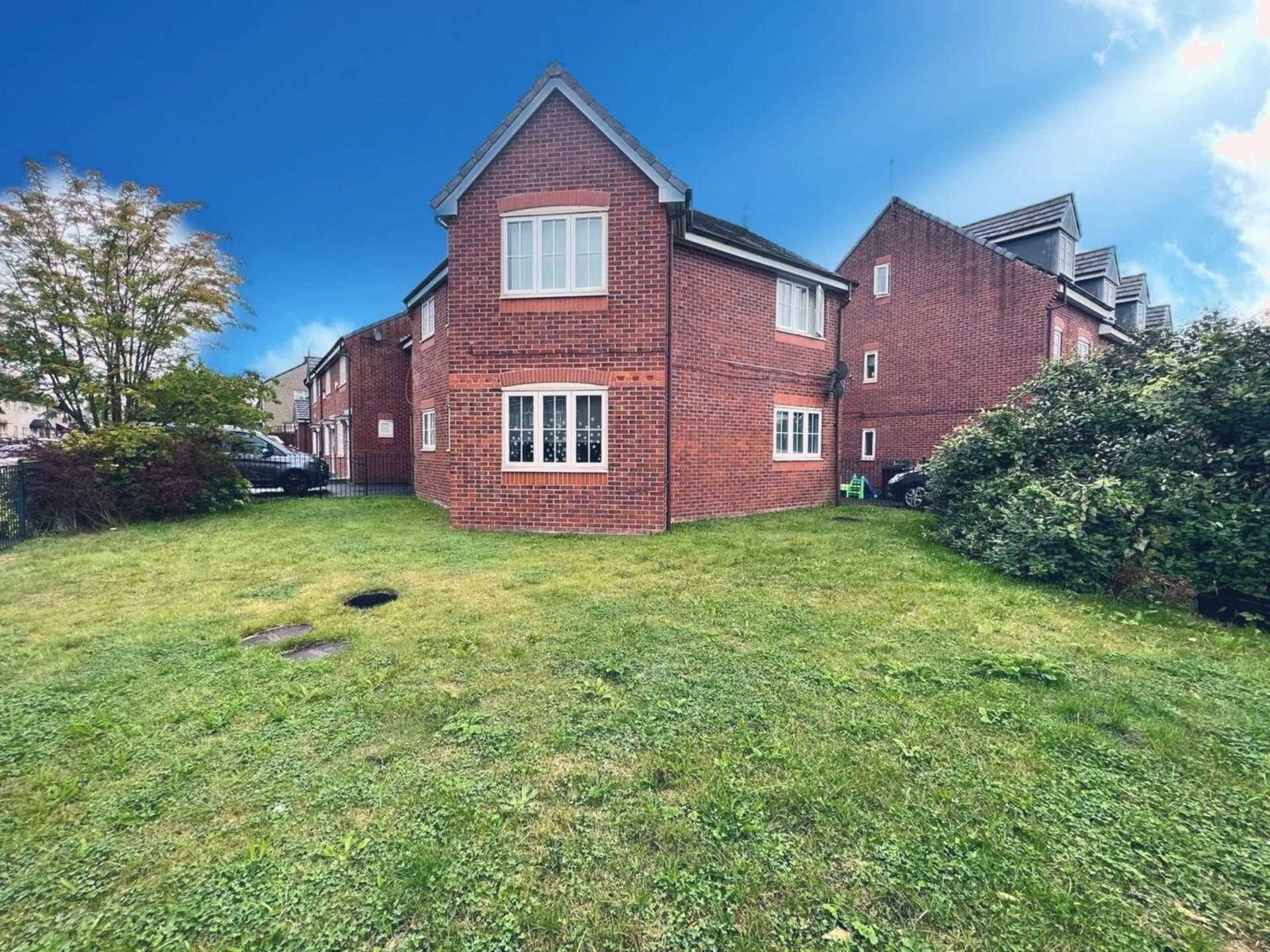 2 bed flat to rent in Overton Close, Kirkby L32 Zoopla