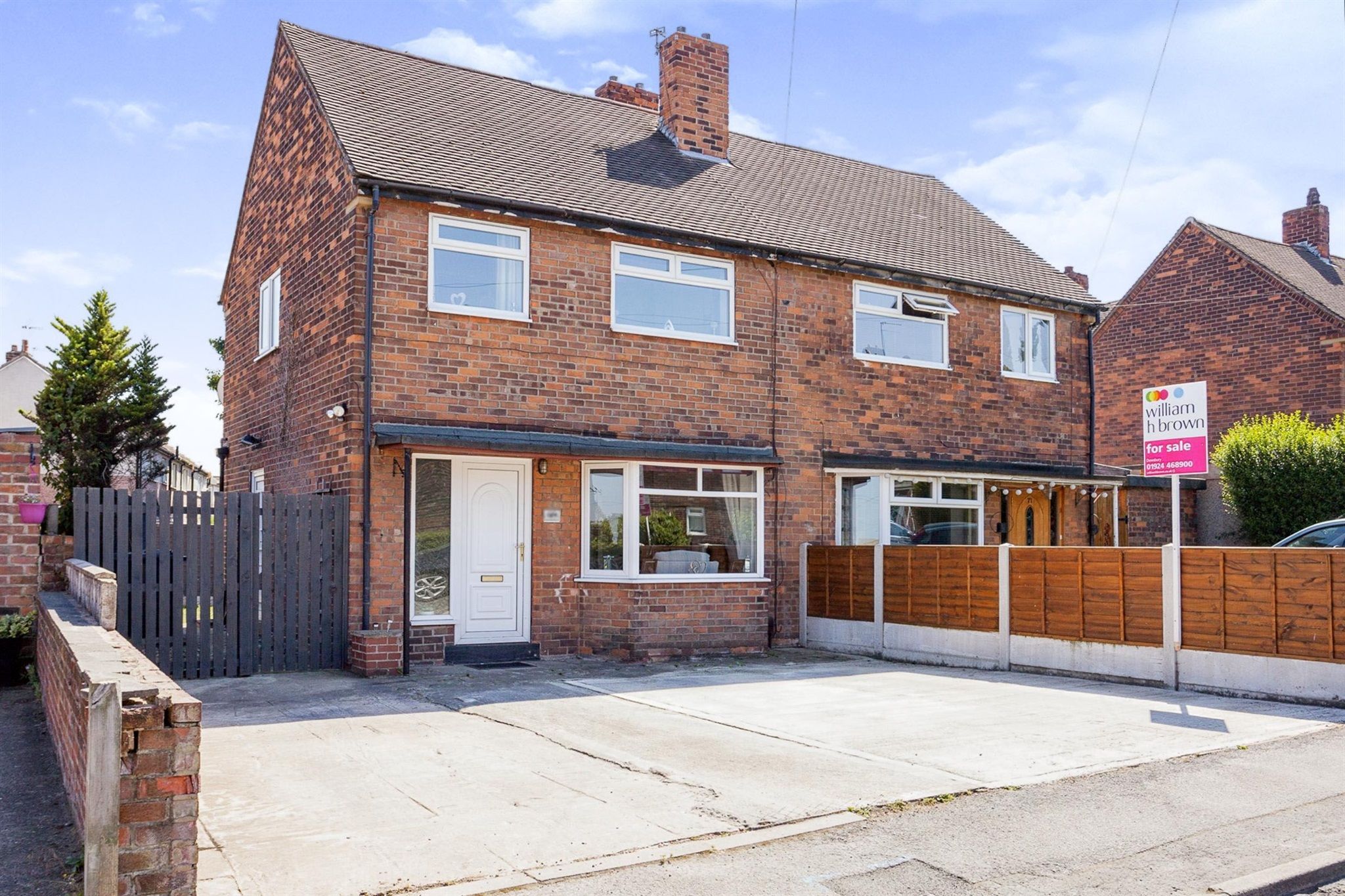 3 bed semidetached house for sale in Mountain Road, Thornhill