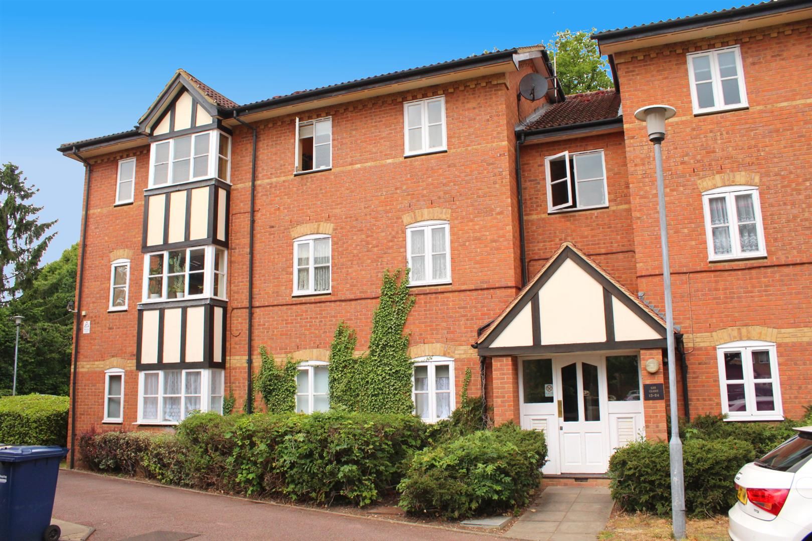 2 bed flat for sale in Lee Close, New EN5 Zoopla