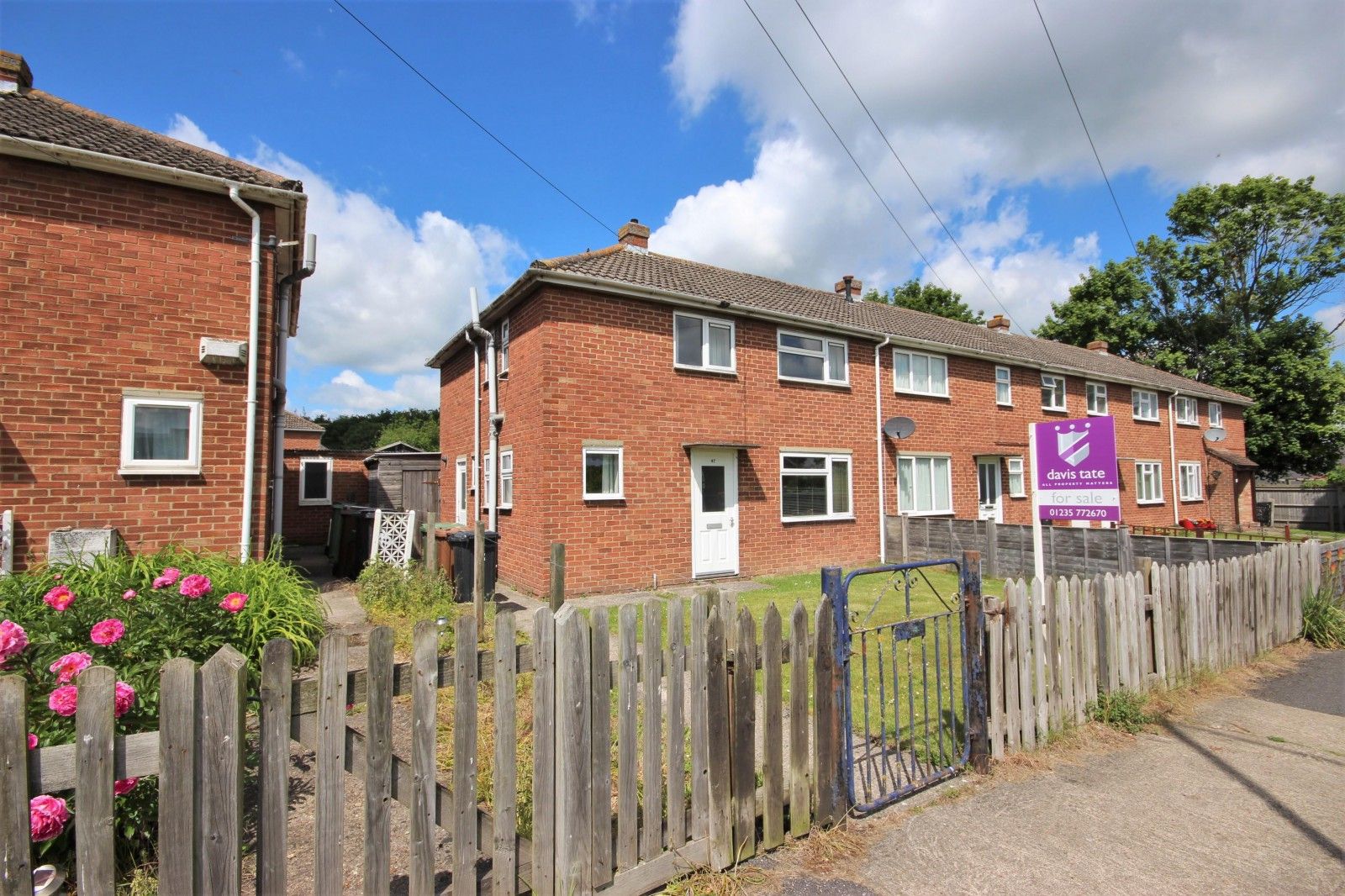 3 bed end terrace house for sale in Denchworth Road, Wantage