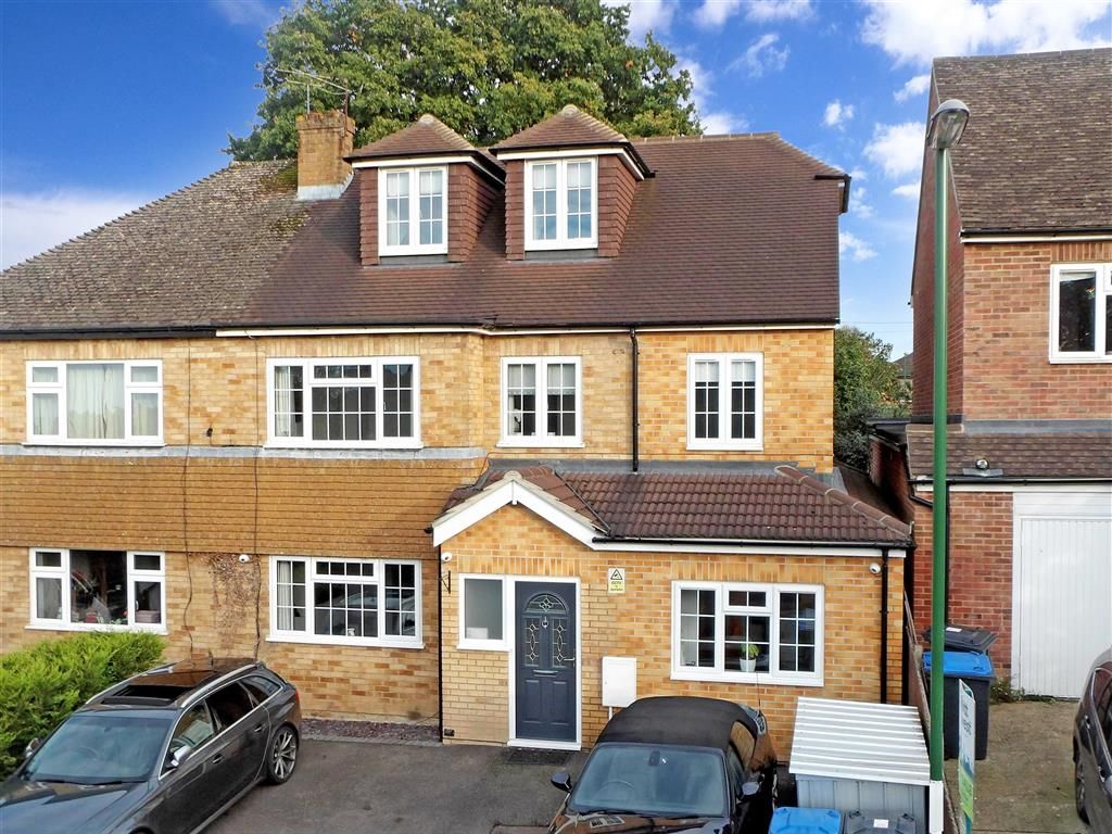 5 bed semidetached house for sale in Woods Hill Close, Ashurst Wood