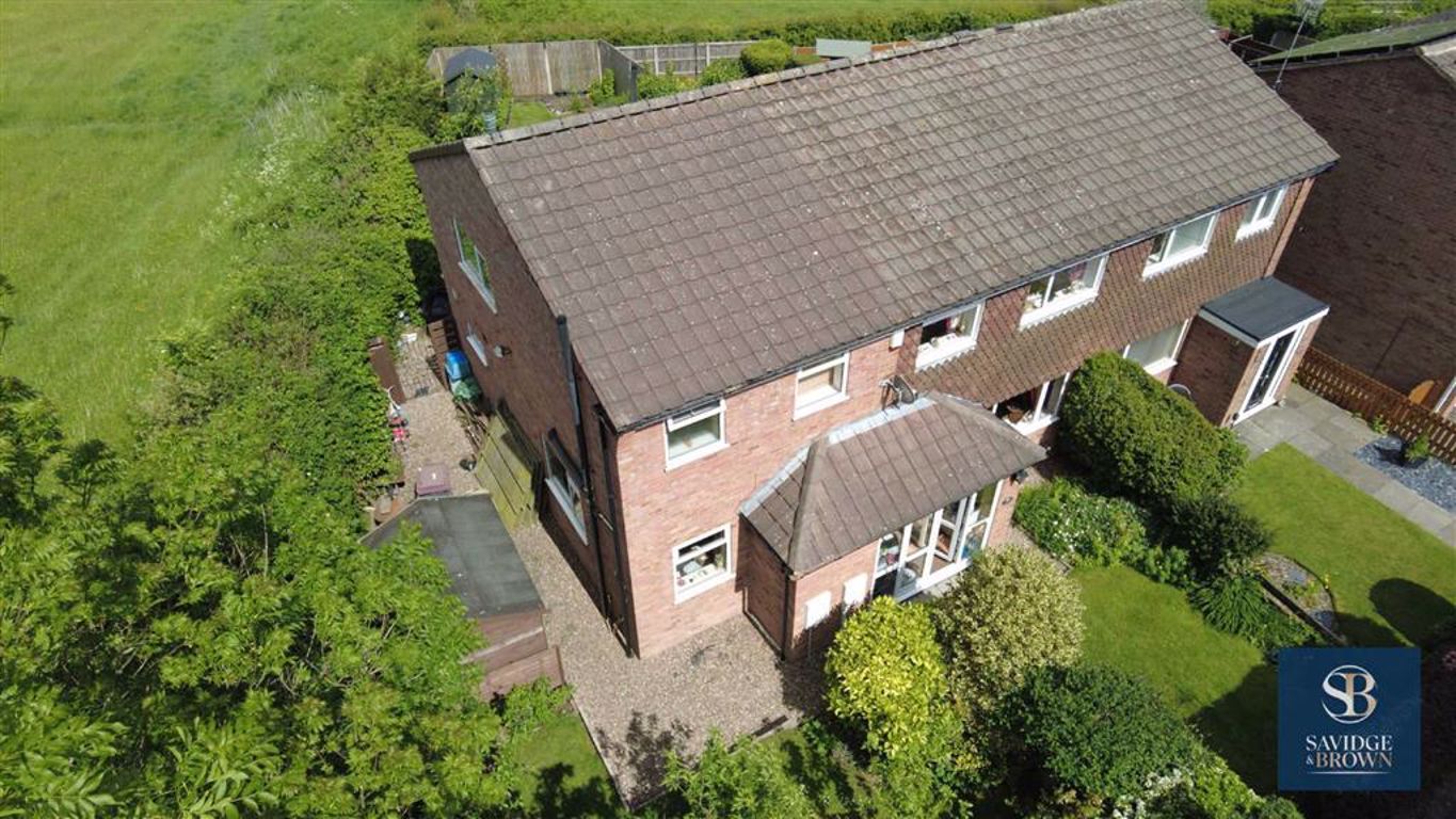 4 bed semidetached house for sale in Fernwood Close, Shirland