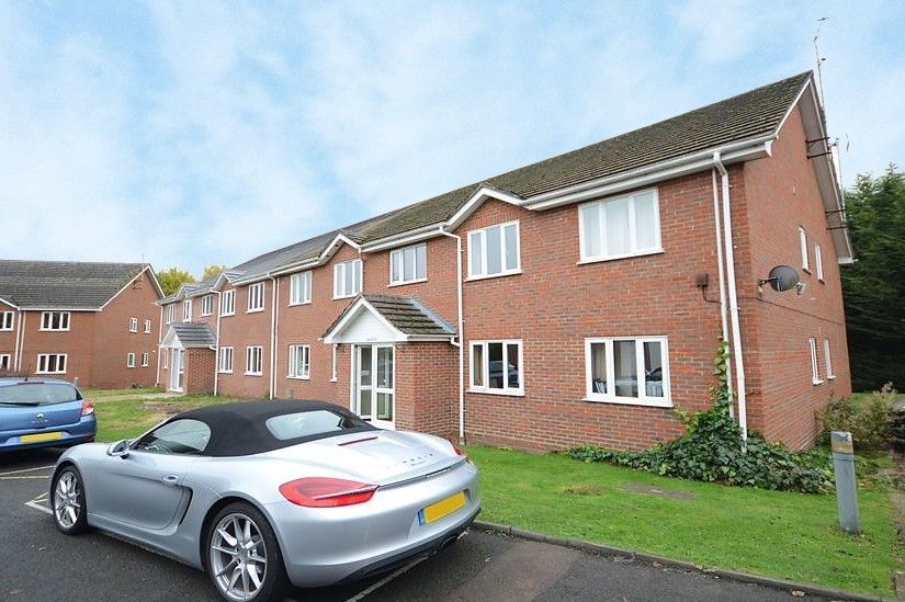 2 bed flat to rent in Thornfield Green, Blackwater, Camberley GU17 Zoopla