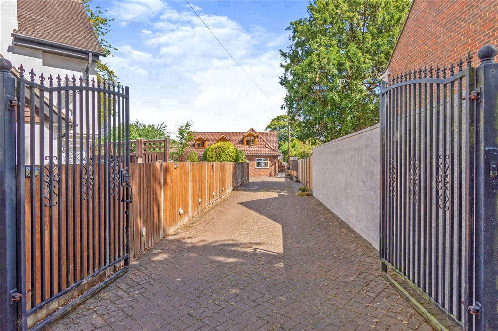 6 bed detached house for sale in Hayes Lane, Kenley CR8 Zoopla