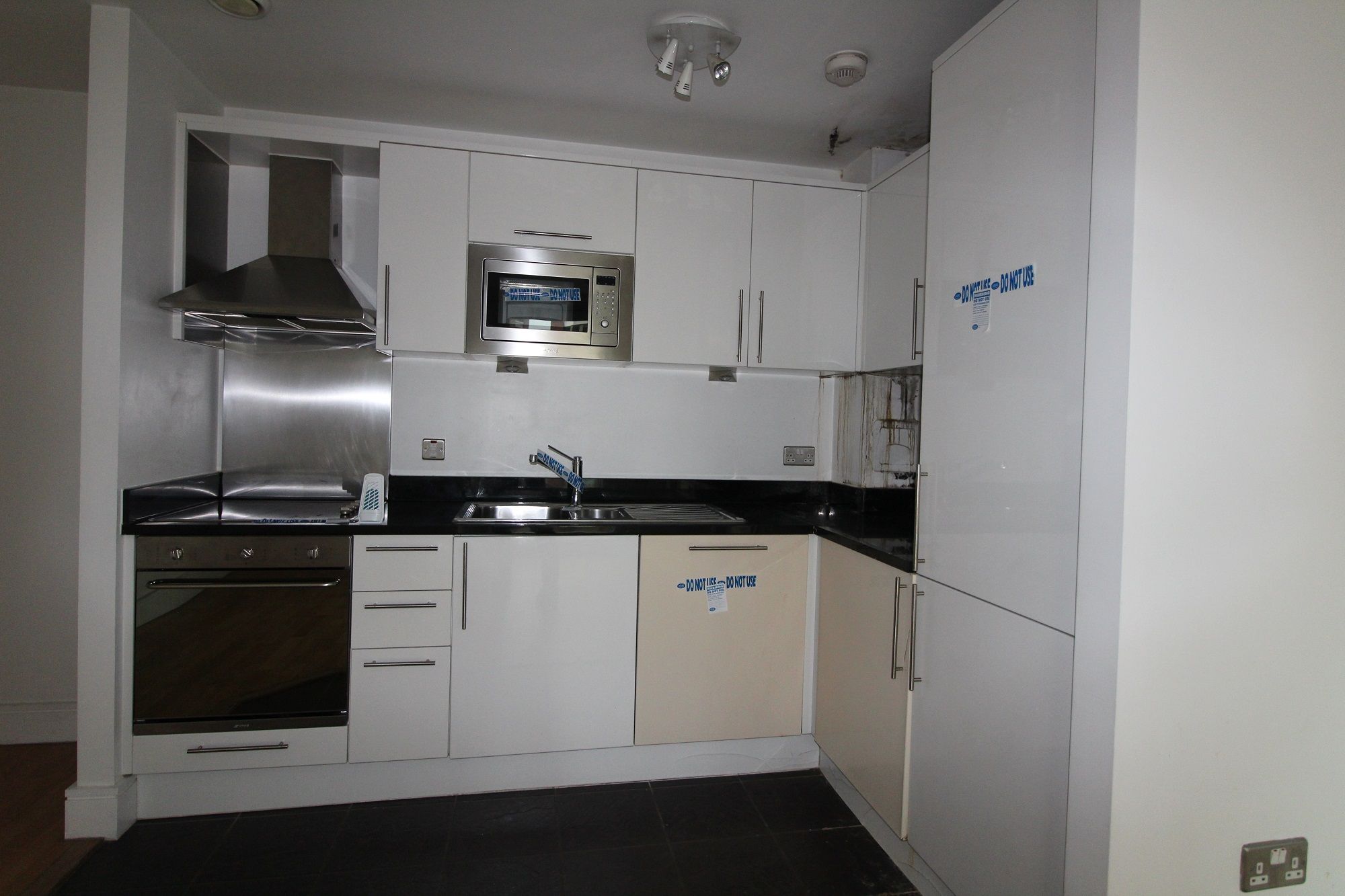 1 bed flat for sale in Wharfside Point, Prestons Rd, Poplar High Street