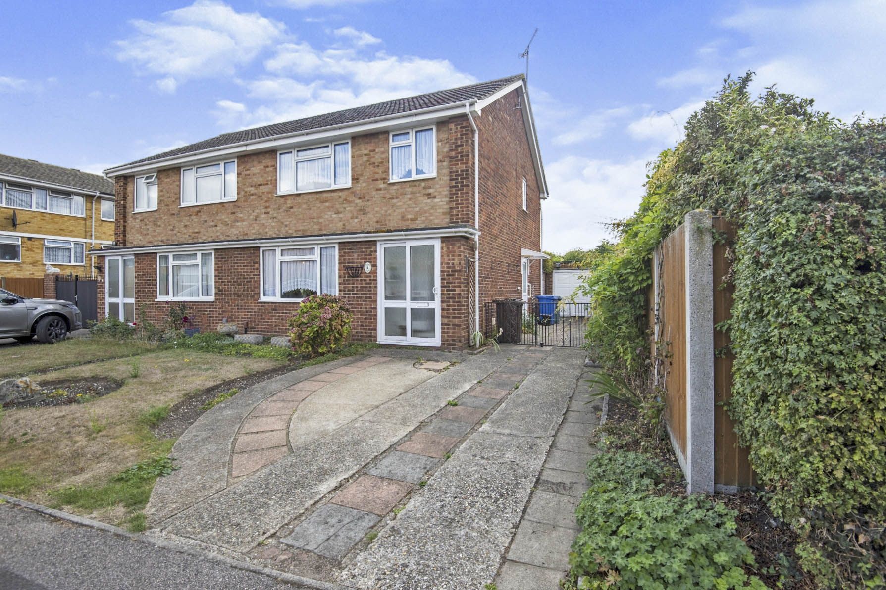 3 bed semidetached house for sale in The Burrs, Sittingbourne ME10