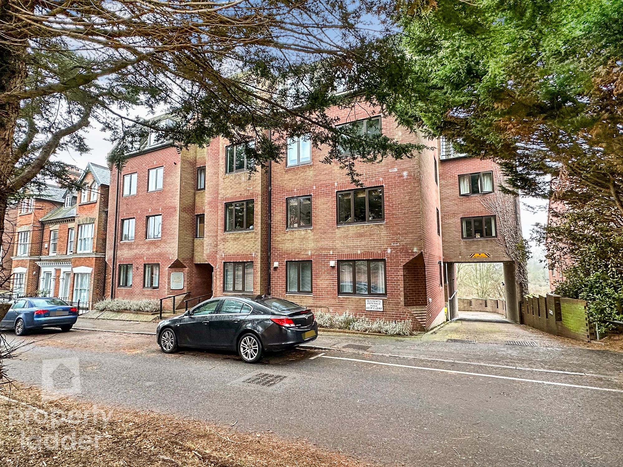 2 bed flat for sale in Yarmouth Road, Thorpe St. Andrew, Norwich NR7