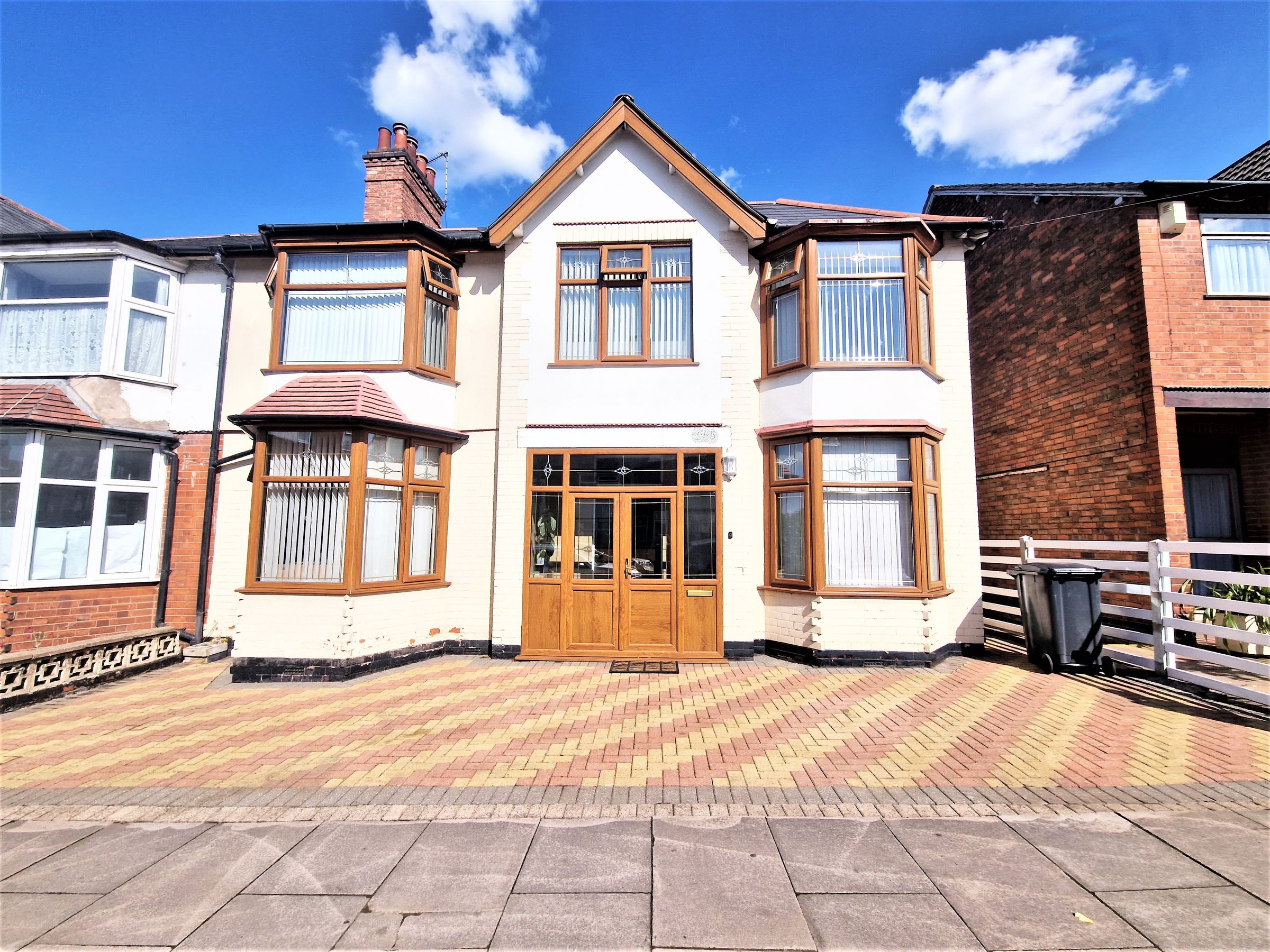 6 bed semidetached house for sale in East Park Road, Leicester LE5