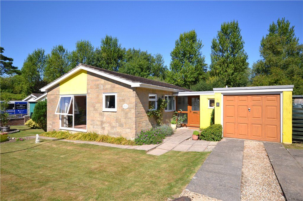 3 bed bungalow for sale in Yarn Barton, Broadwindsor, Beaminster