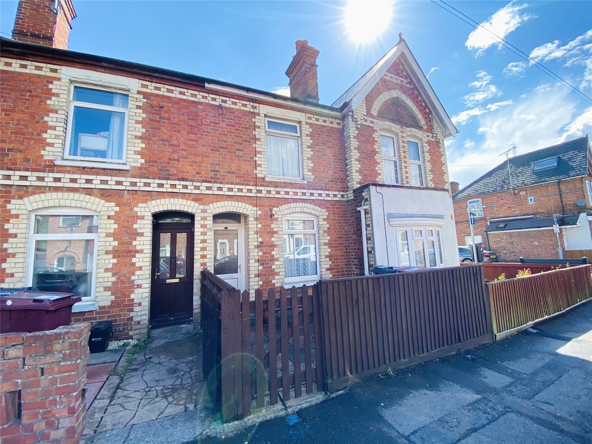 2 bed terraced house for sale in Liverpool Road, Reading, Berkshire RG1