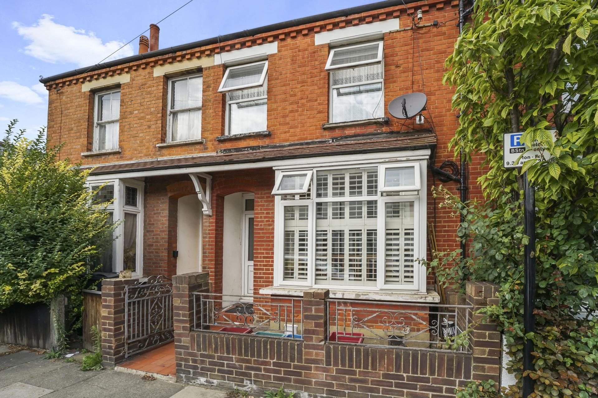4 bed property for sale in York Road, Brentford TW8 Zoopla