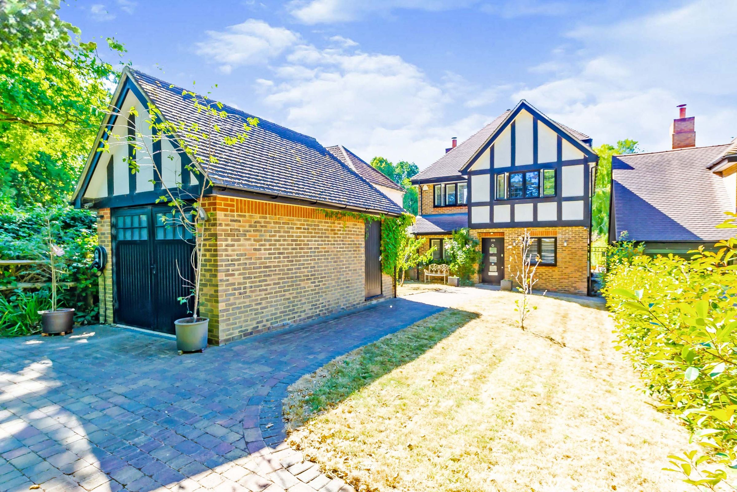 5 bed detached house for sale in Farleigh Road, Warlingham CR6 Zoopla