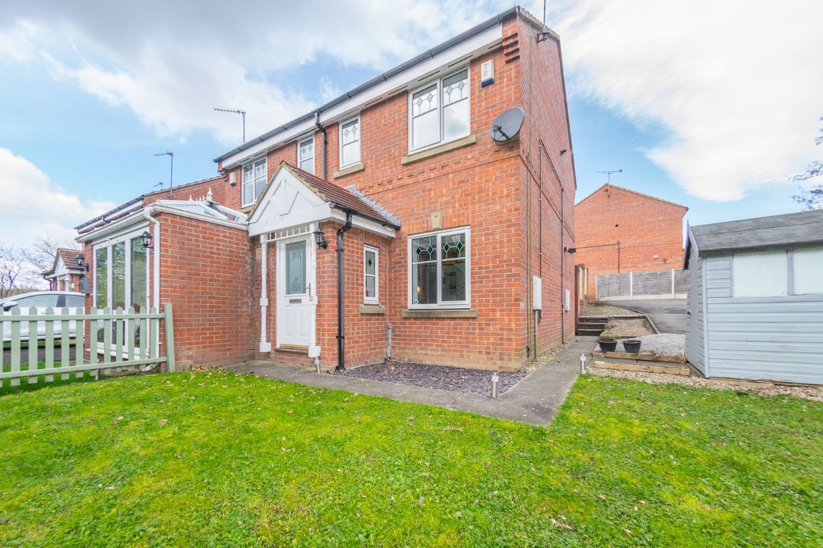 2 bed semidetached house for sale in Millbeck Approach, Morley, Leeds
