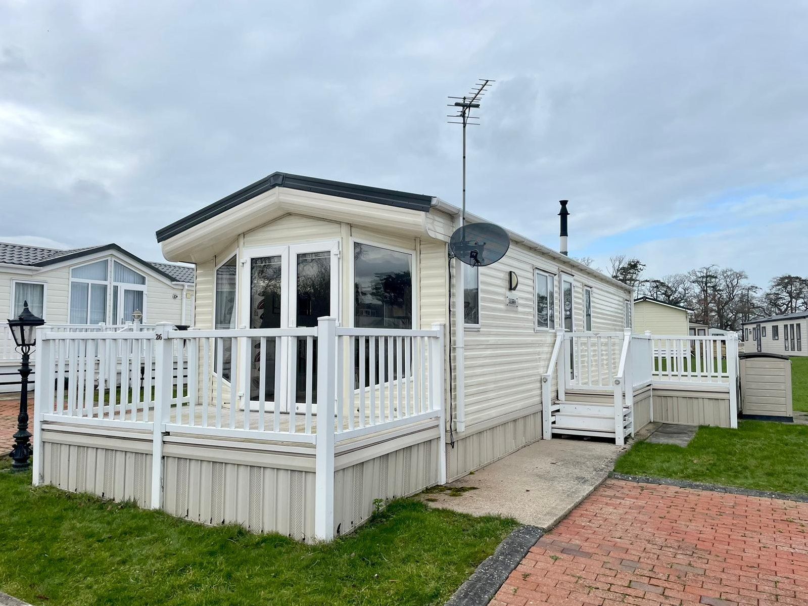 2 bed mobile/park home for sale in Lower Denbigh Road, St. Asaph LL17