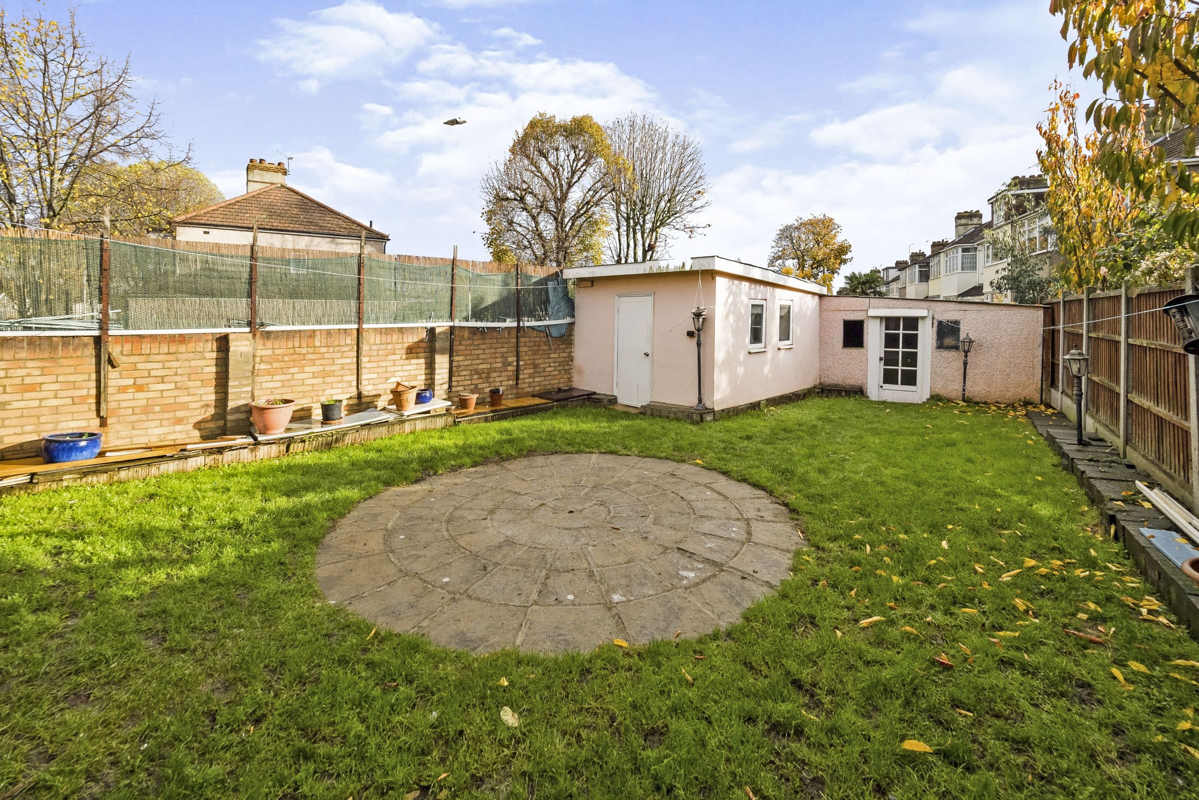 5 bed semidetached house for sale in Upper Rainham Road, Hornchurch