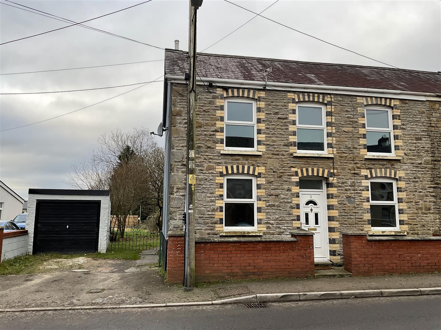 4 bed end terrace house for sale in Colonel Road, Betws, Ammanford SA18