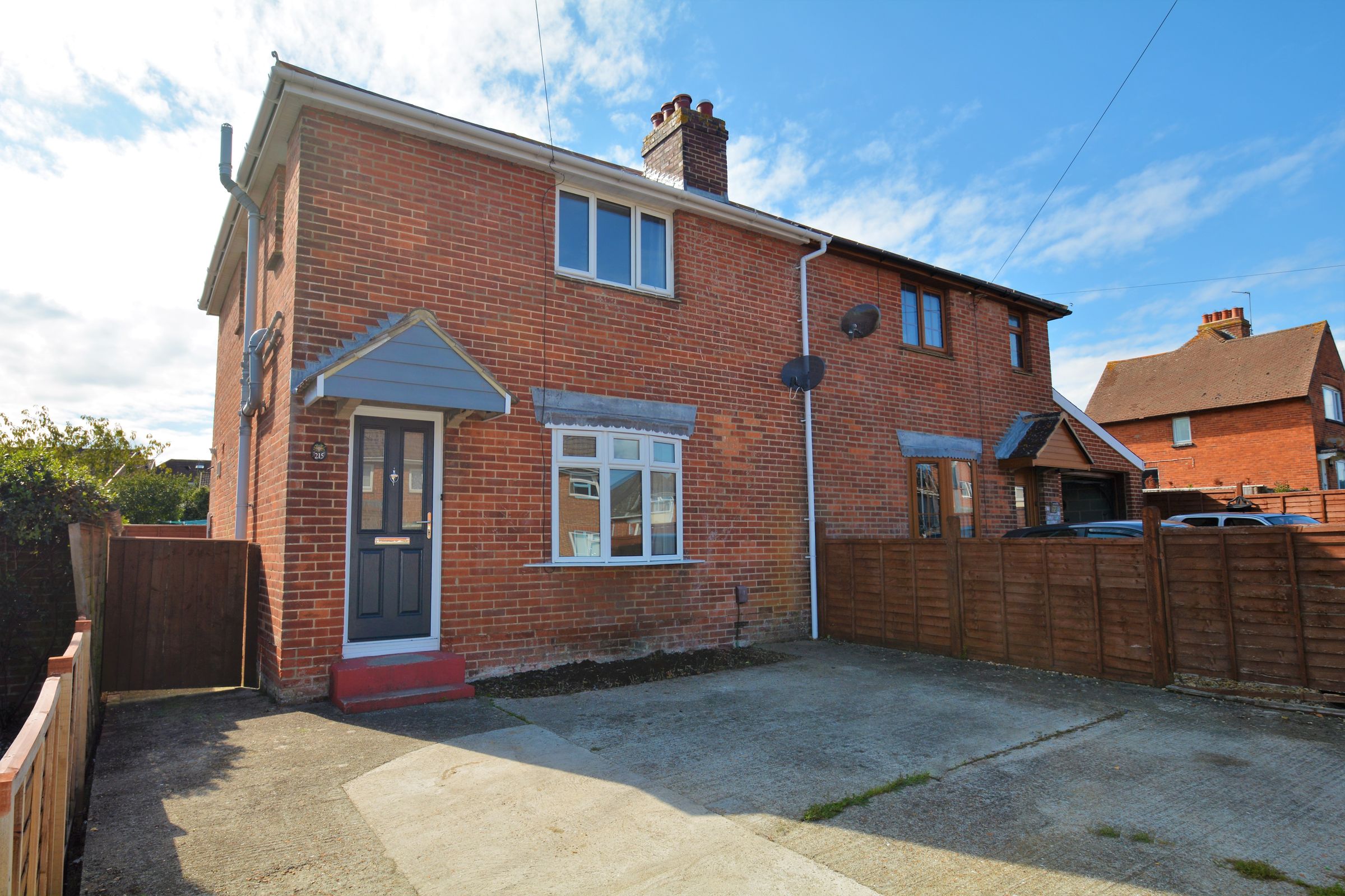 3 bed semidetached house to rent in Mill Hill Road, Cowes PO31 Zoopla