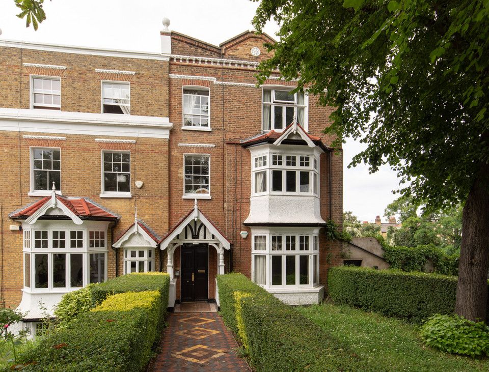 Larkhall Rise, Clapham SW4