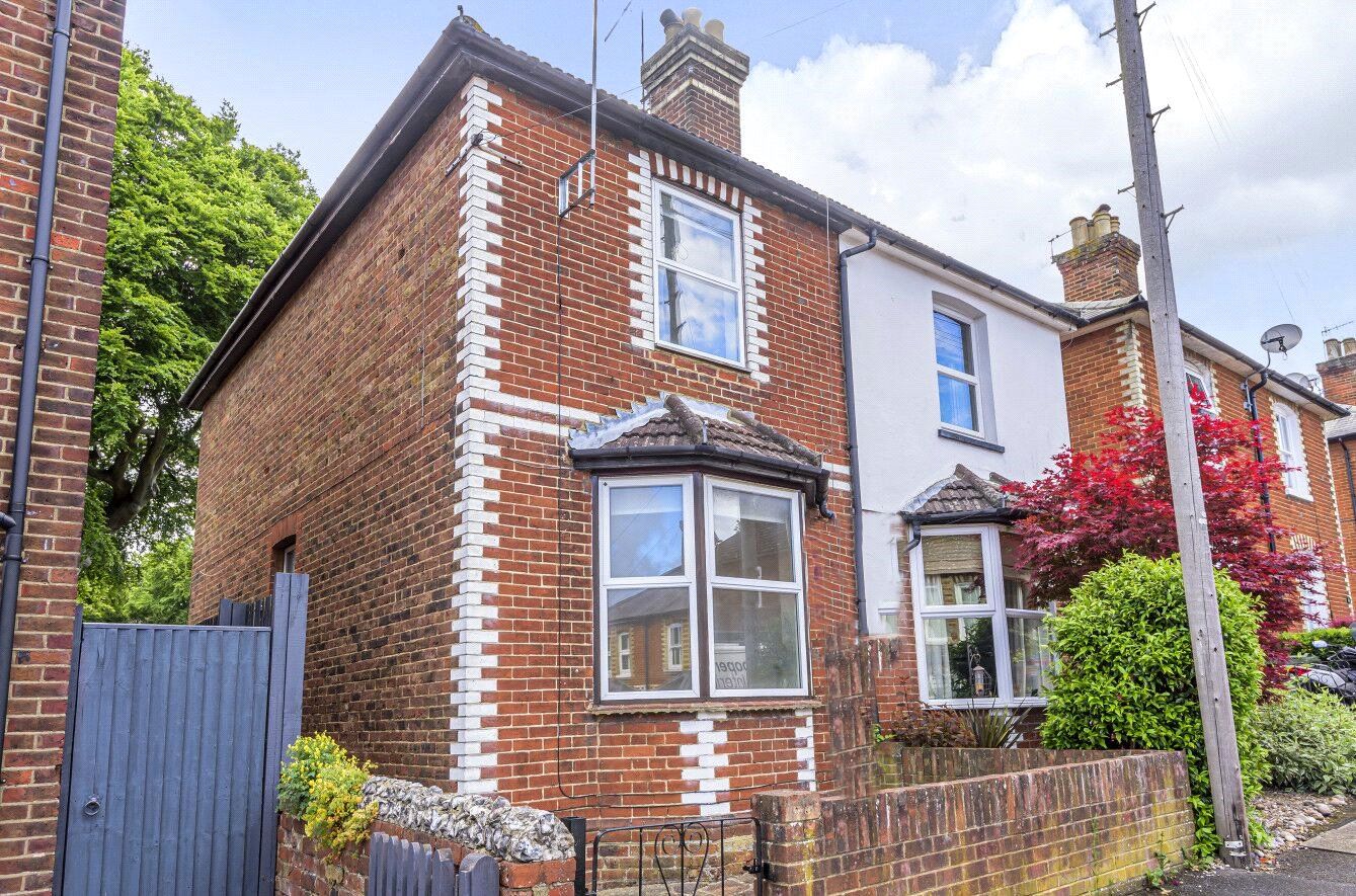 3 bed semidetached house for sale in Merrow, Guildford, Surrey GU1