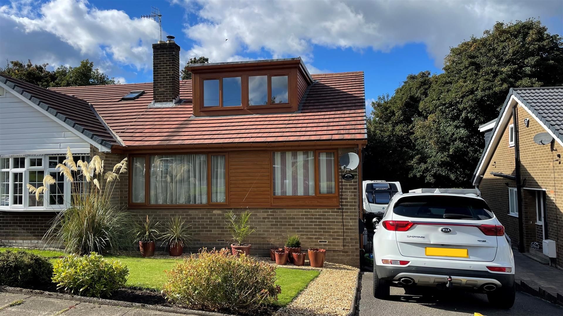 5 bed semidetached bungalow for sale in Brackendale Drive, Bradford