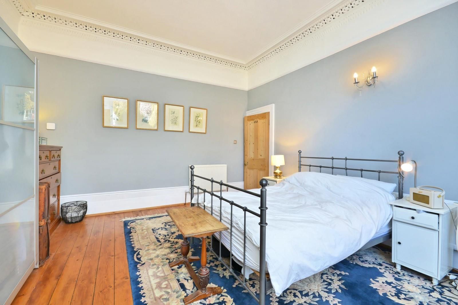 Wellesley Road, Central Chiswick W4  