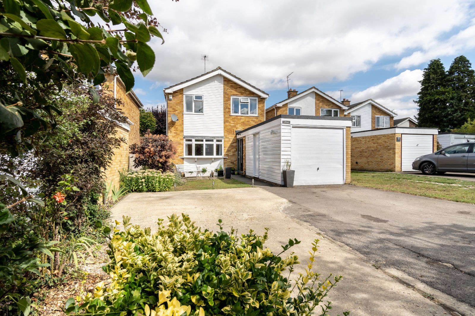 3 bed detached house for sale in Vernons Close, Henham,