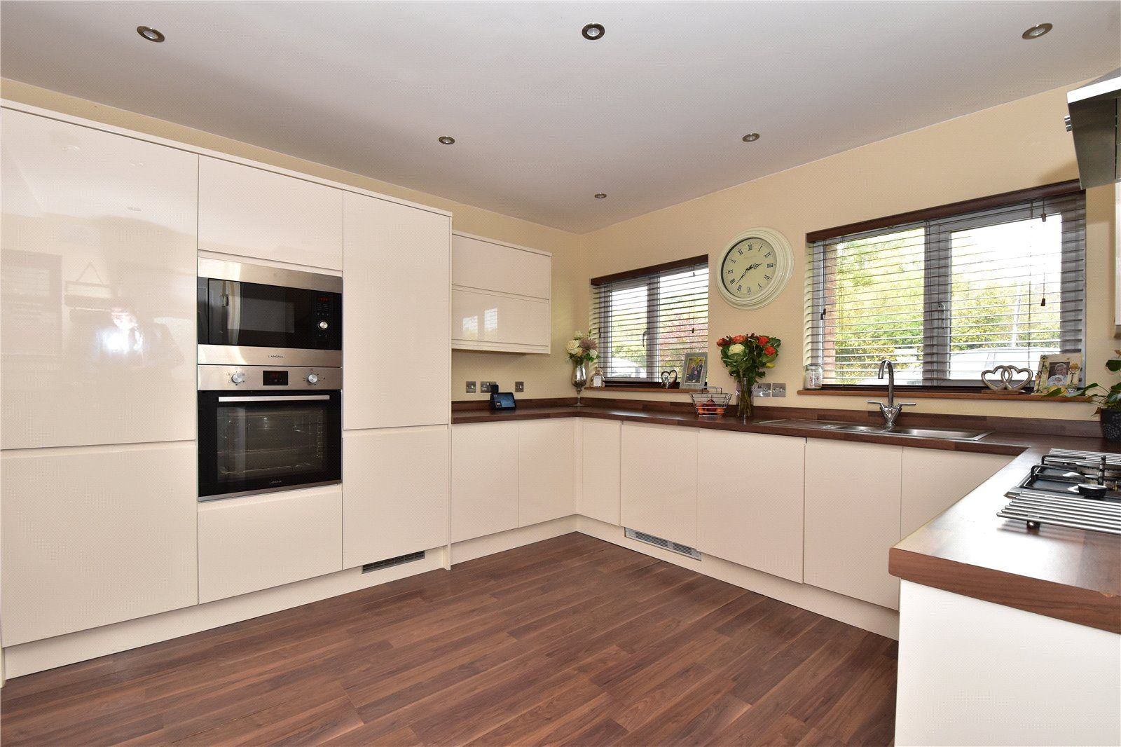 2 bed end terrace house for sale in Top Dartford Road, Hextable BR8