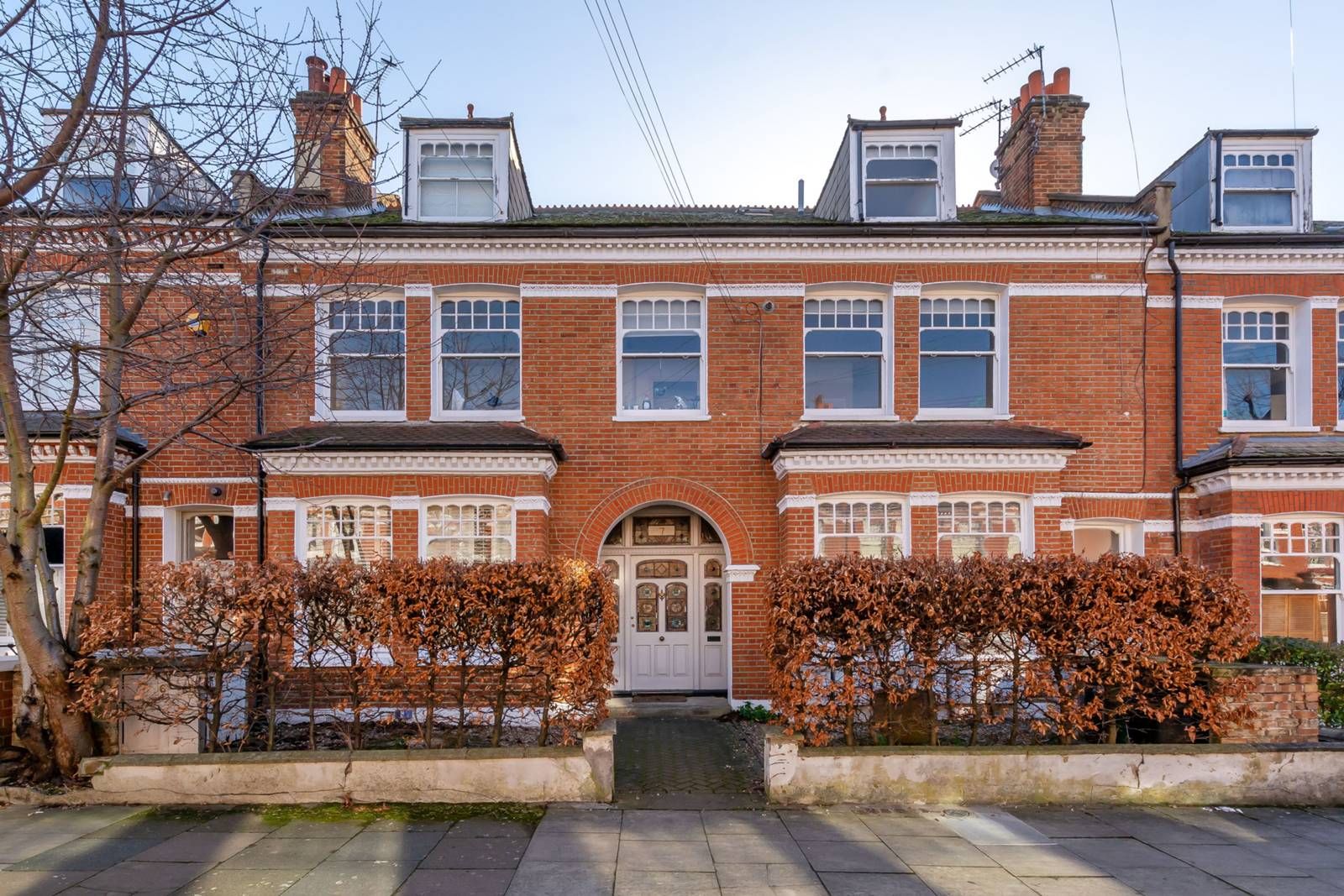 Garden Apartment - Veronica Road, Heaver Estate, London SW17