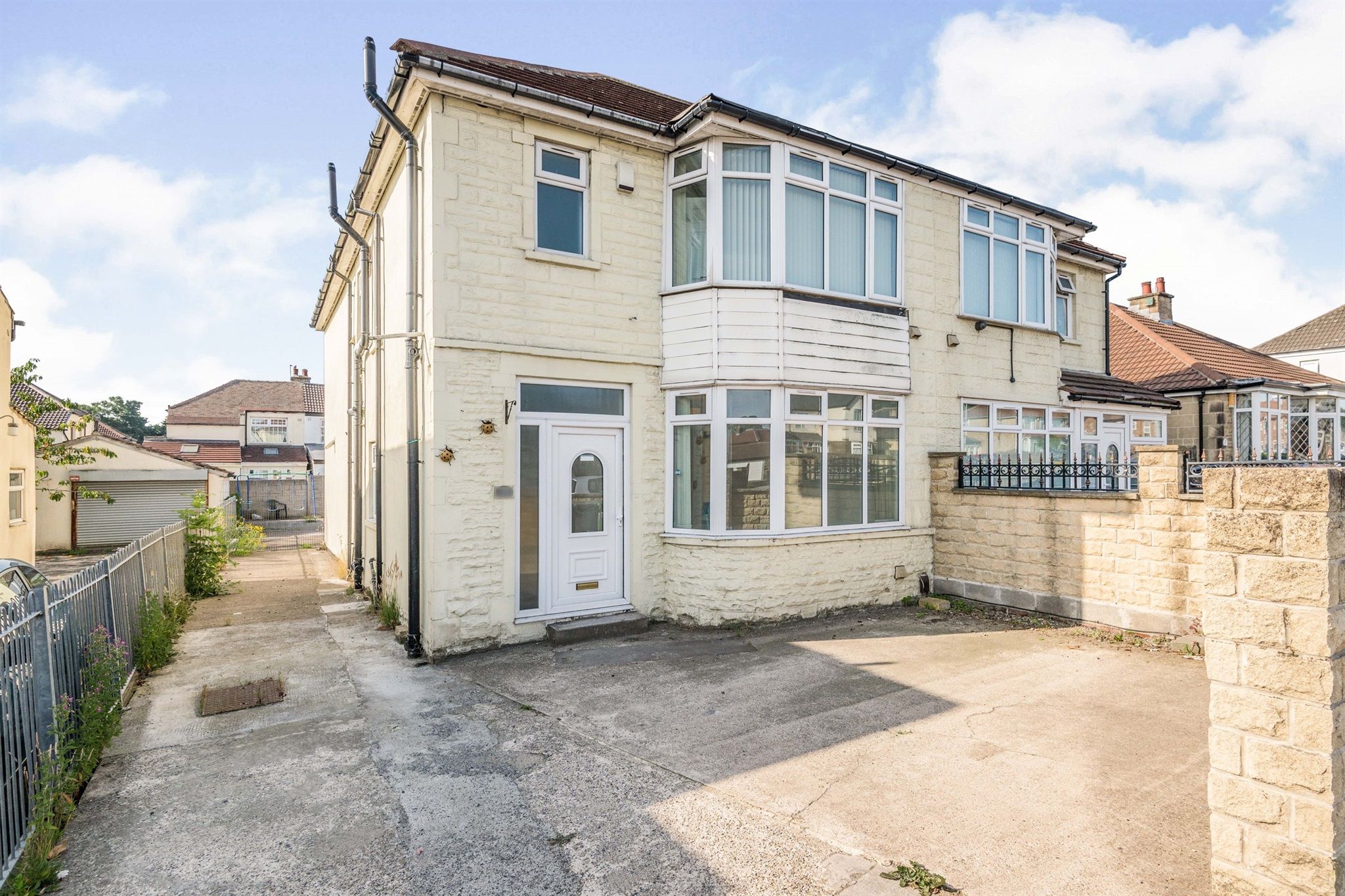 4 bed semidetached house to rent in Bradford Road, Stanningley, Pudsey