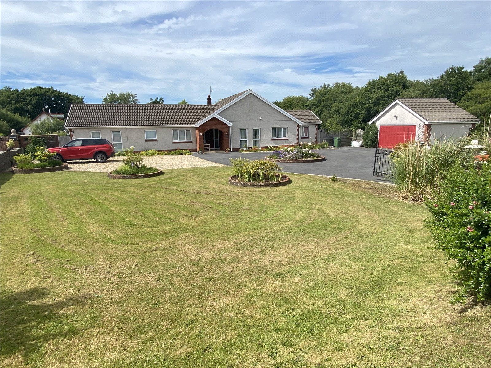 4 bed bungalow for sale in Carway, Kidwelly, Carmarthen SA17 Zoopla
