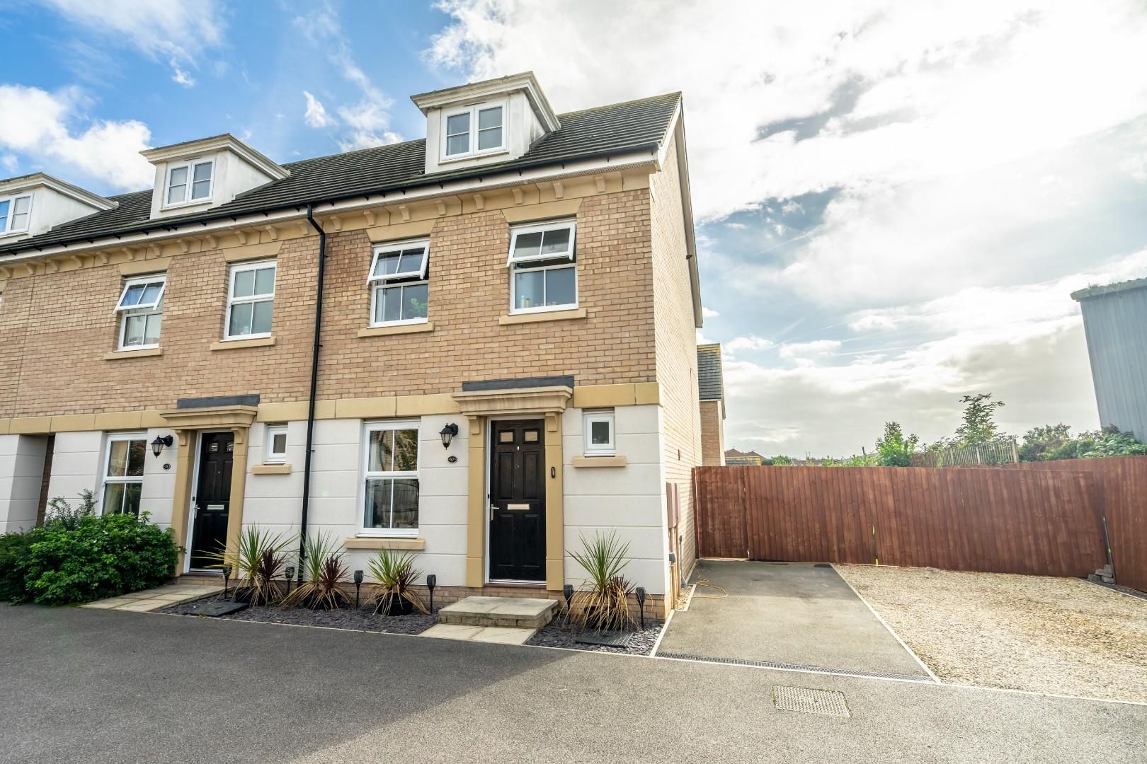 4 bed town house for sale in Miller Road, York YO30 Zoopla