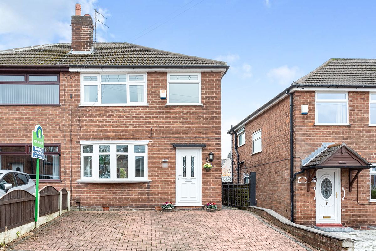 3 bed semidetached house for sale in Hillside Drive, Middleton