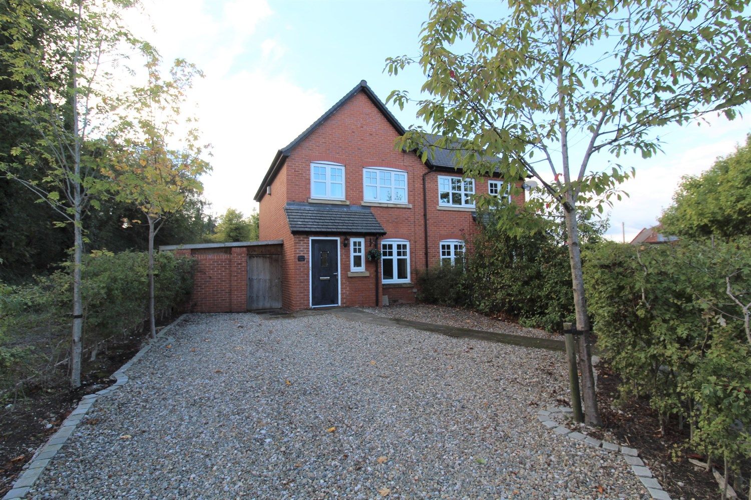 3 bed semidetached house for sale in Whitchurch Road, Beeston