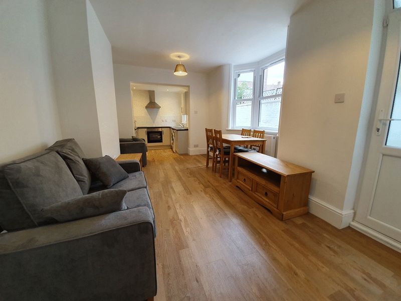 4 bed property to rent in Exon Street, Walworth, London SE17 Zoopla