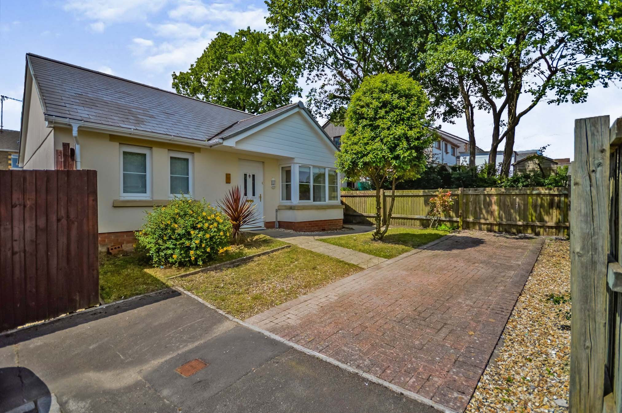 2 bed detached bungalow for sale in Clos AelYBryn, Llanelli SA14 Zoopla