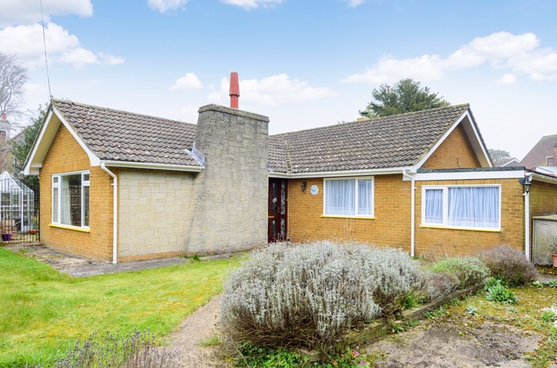 3 bed detached bungalow for sale in Moon Hill, Shepherdswell, Dover