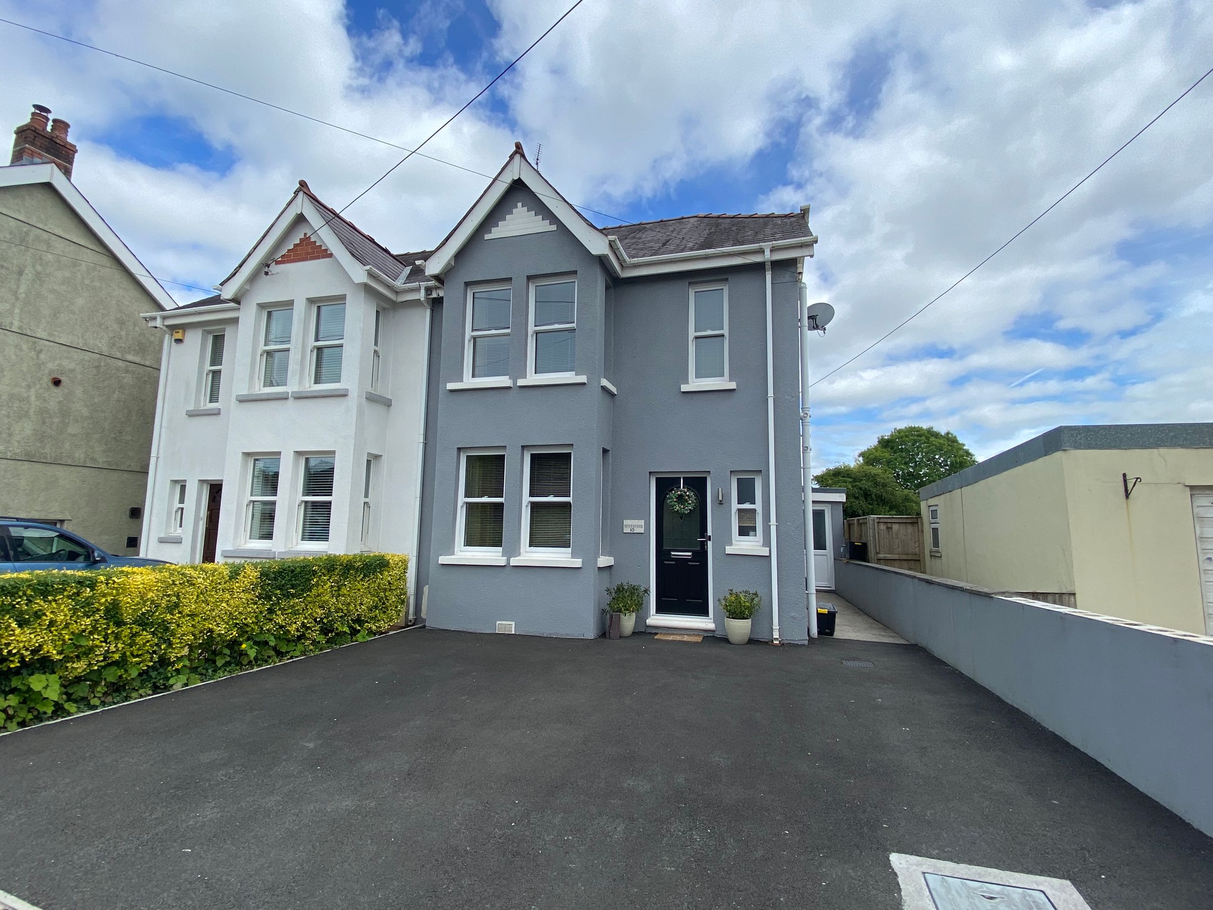 3 bed semidetached house for sale in Blaenau Road, Llandybie