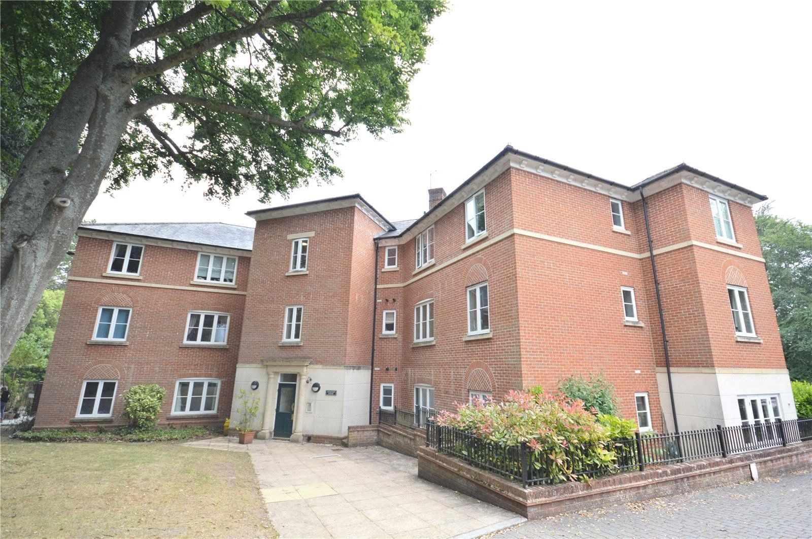 Avington Court Marnhull Rise Winchester SO22  