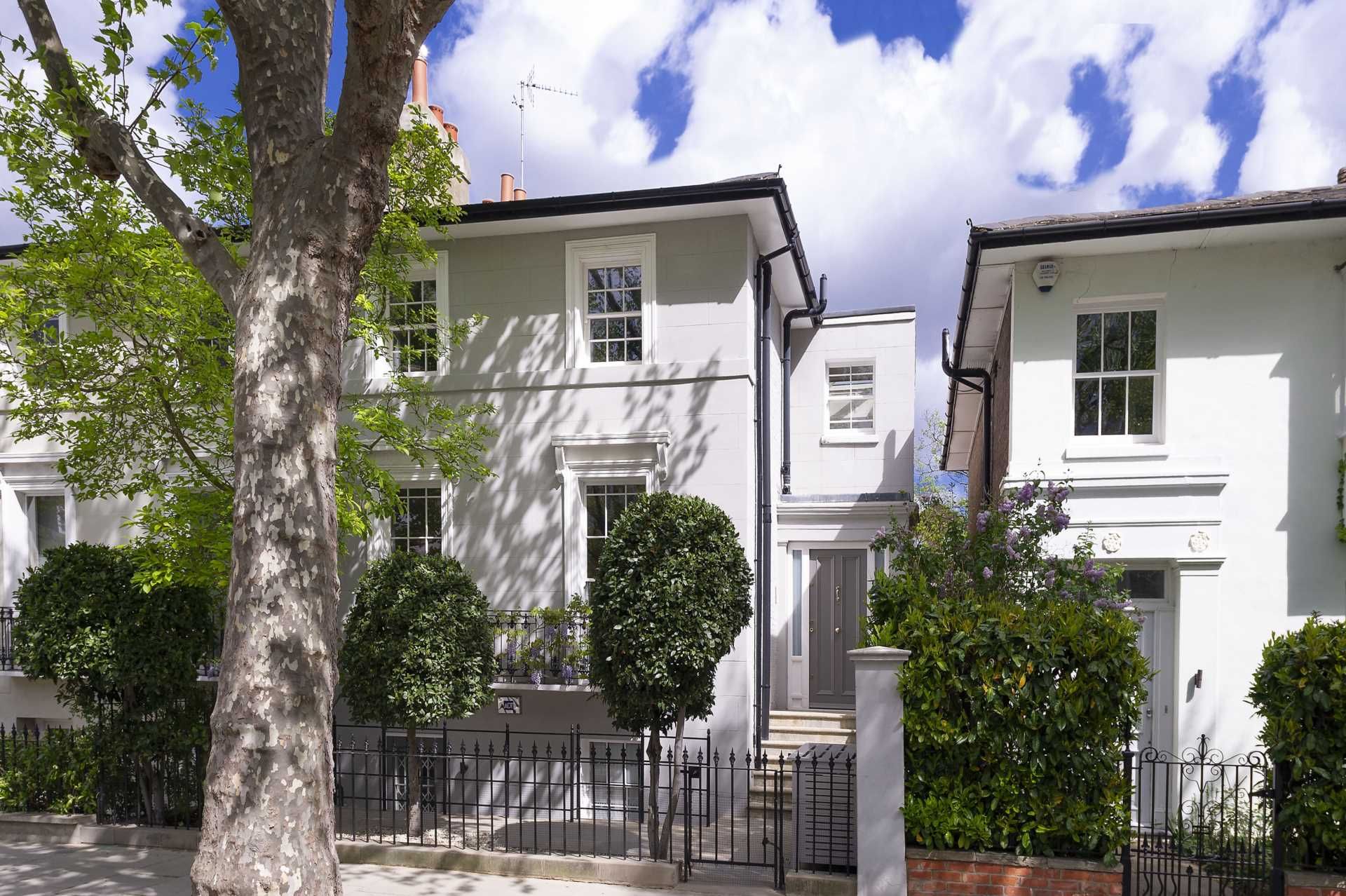 4 bed property for sale in Addison Avenue, Holland Park, London W11