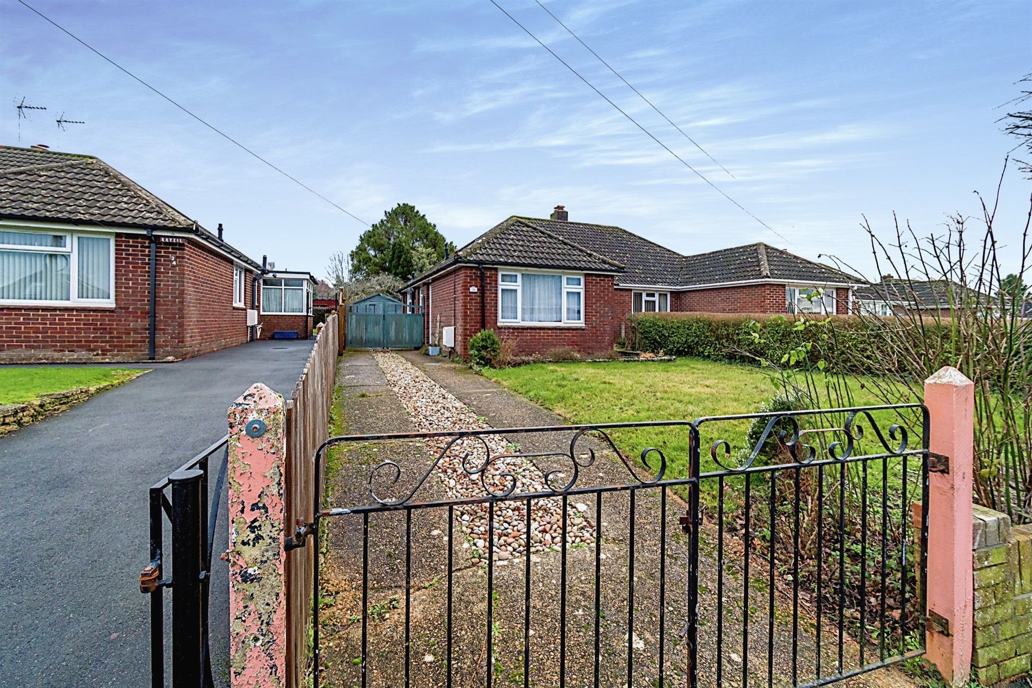 2 bed semidetached bungalow for sale in Haig Road,