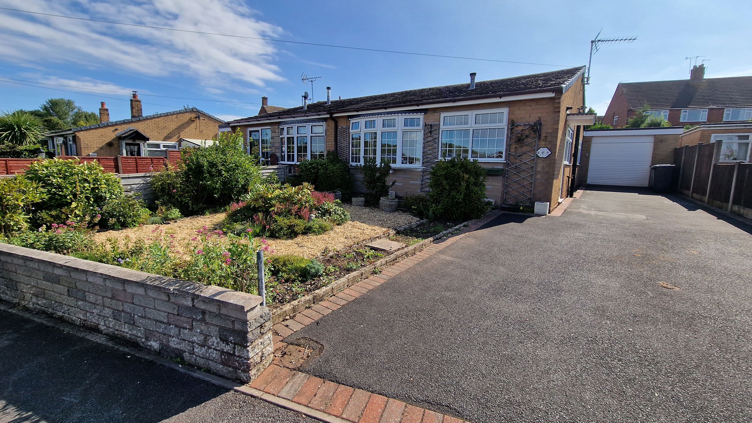 3 bed semidetached bungalow to rent in Price Close, Loggerheads