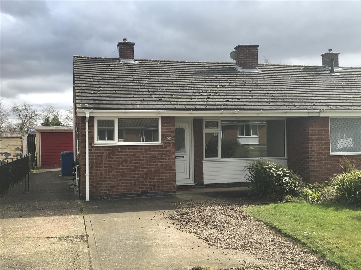 2 bed semidetached bungalow to rent in Minster Drive, Cherry