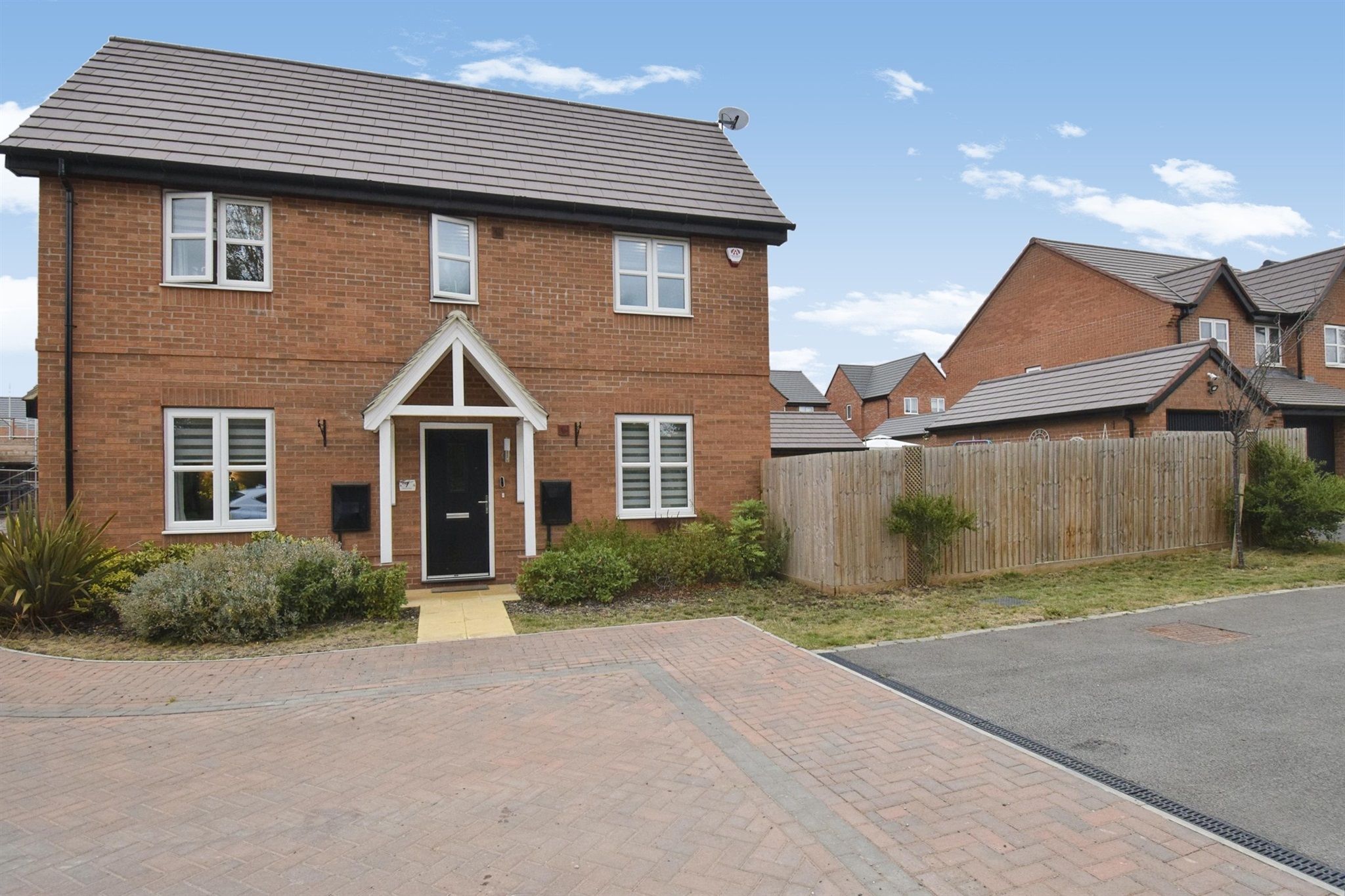 3 bed semidetached house for sale in Gardiner View, Oadby, Leicester LE2 Zoopla