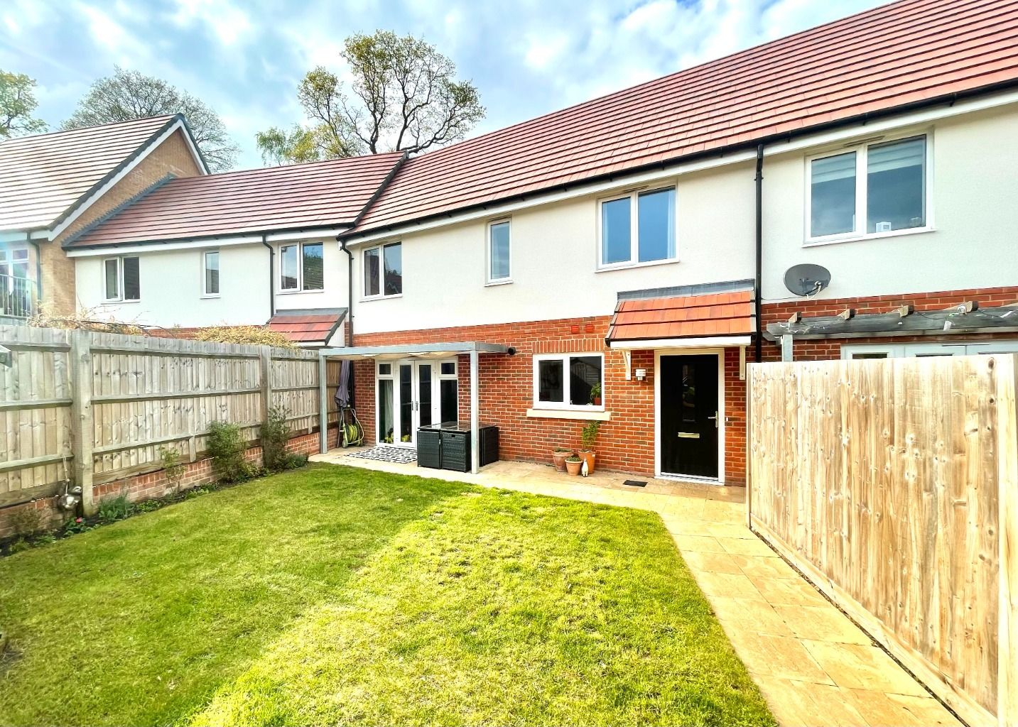 3 bed terraced house for sale in Copse Close, Fleet, Hampshire GU51